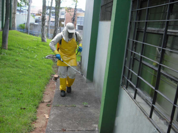 0 1710 - Limpeza de Fossa em Porto Alegre Zona Norte de Desentupidora